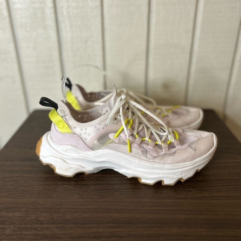 Sorel Kinetic Breakthru Tech Lace Sneakers, size 9.